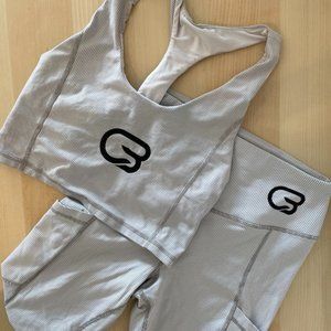Cyclebar FULL SET Leggings w/ pockets & sports bra - Gray stripped - Size Small